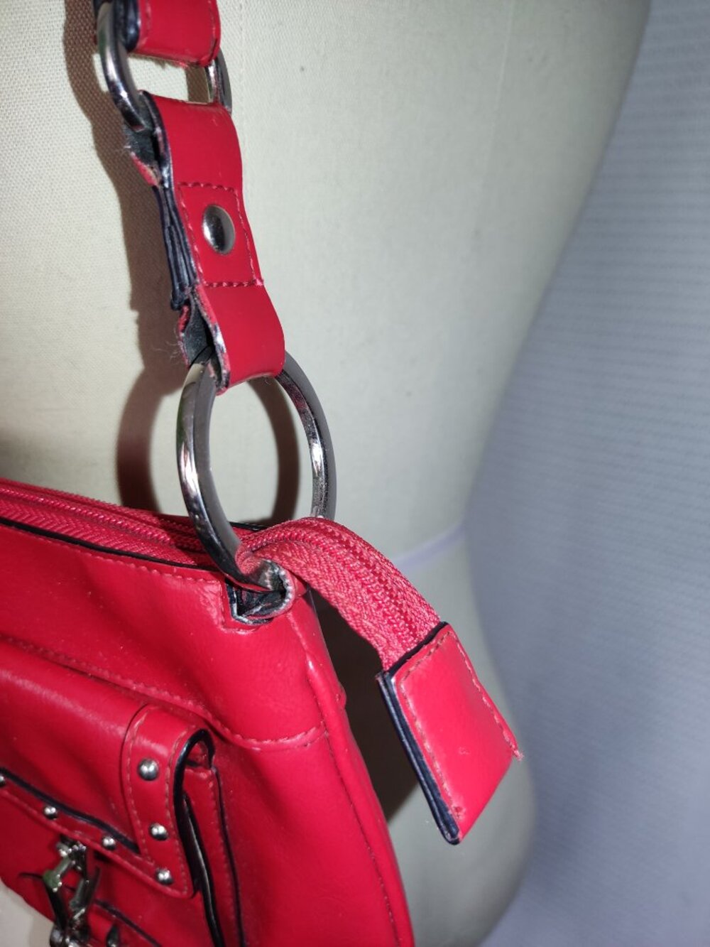 Guess Red Purse - Picture 8 of 16